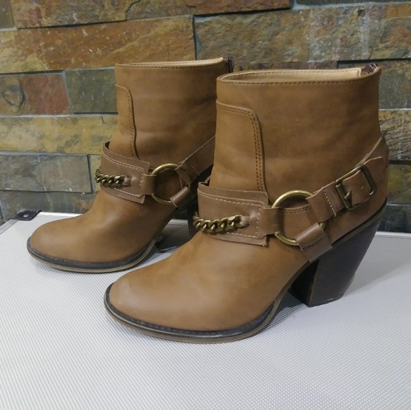 Candie's Shoes - Western harness heeled booties sz 8.5
